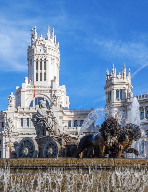 Cibeles Palace and fountain